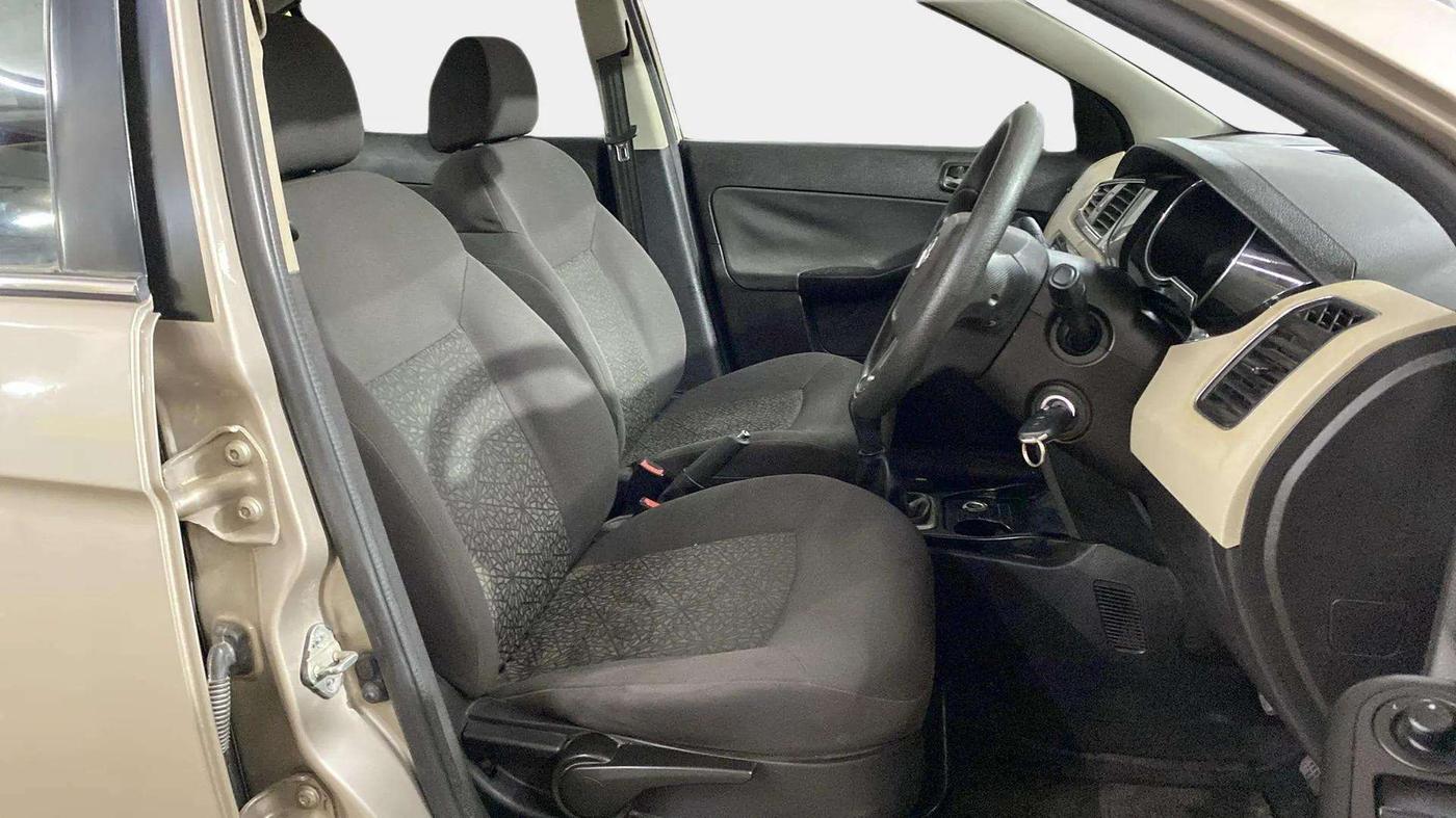 2015 Tata Zest XT 90PS DIESEL, Diesel, Manual, 68,792 km, Right Side Front Door Cabin