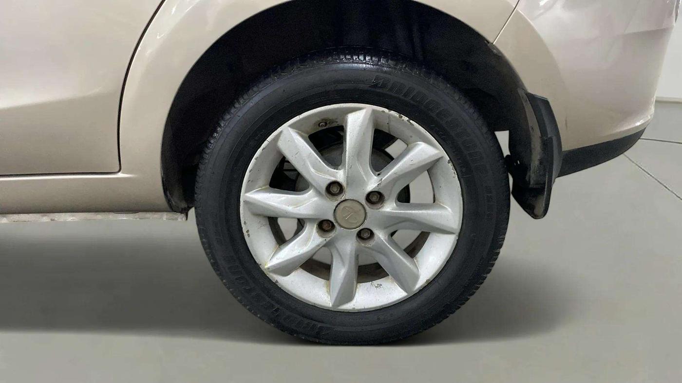 2015 Tata Zest XT 90PS DIESEL, Diesel, Manual, 68,792 km, Left Rear Wheel