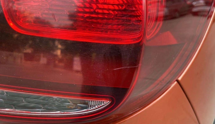 2016 Mahindra Kuv100 K8 6 STR, Petrol, Manual, 36,558 km, Left tail light - Minor scratches