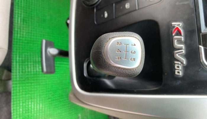 2016 Mahindra Kuv100 K8 6 STR, Petrol, Manual, 36,558 km, Gear Lever