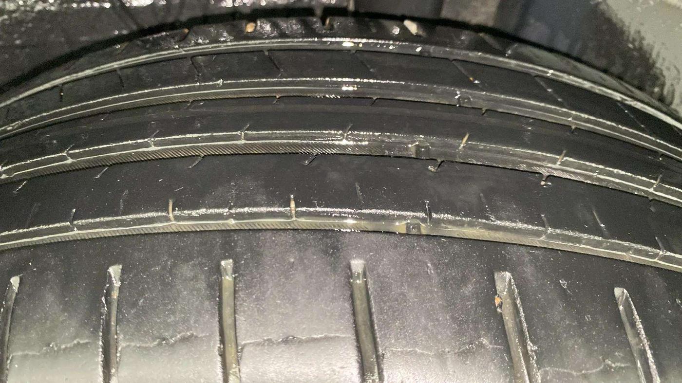 2021 Tata PUNCH ACCOMPLISHED AMT, Petrol, Automatic, 27,022 km, Left Rear Tyre Tread