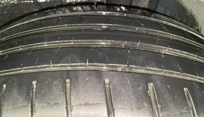 2021 Tata PUNCH ACCOMPLISHED AMT, Petrol, Automatic, 27,022 km, Left Rear Tyre Tread