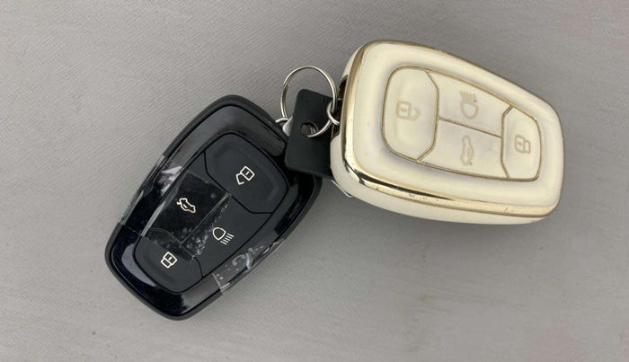 2021 Tata PUNCH ACCOMPLISHED AMT, Petrol, Automatic, 27,022 km, Key Close Up