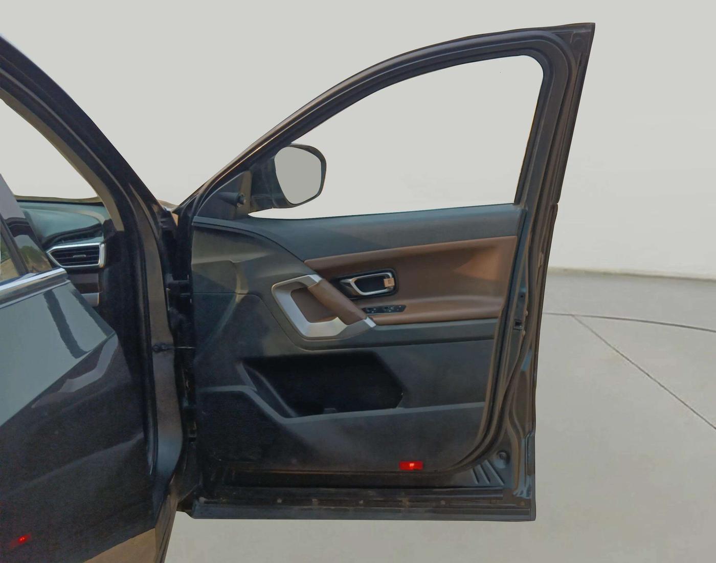 2019 Tata Harrier XZ 2.0L, Diesel, Manual, 1,08,824 km, RHS Front Door