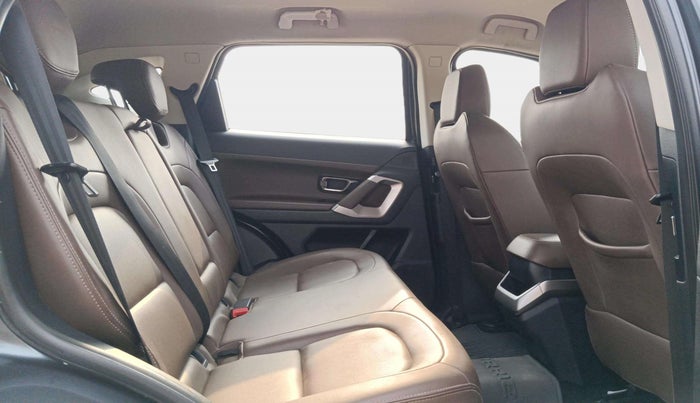 2019 Tata Harrier XZ 2.0L, Diesel, Manual, 1,08,414 km, Right Side Rear Door Cabin