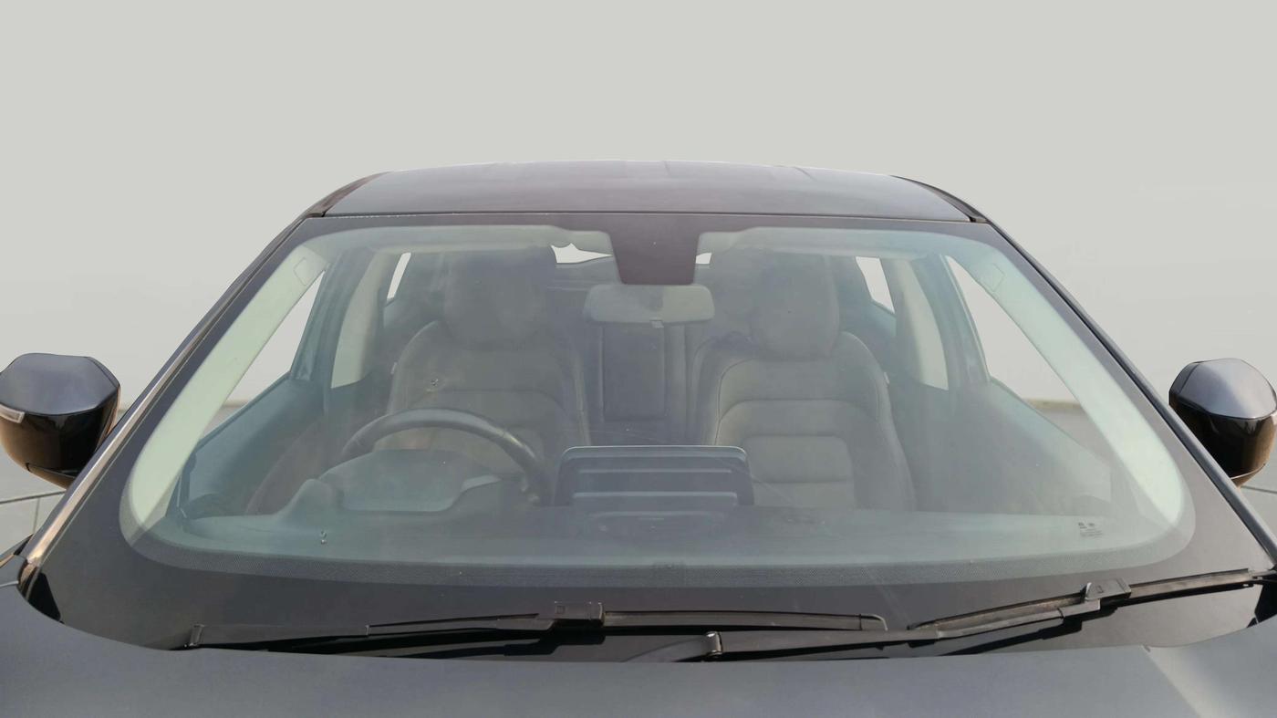 2019 Tata Harrier XZ 2.0L, Diesel, Manual, 1,08,824 km, Front Windshield