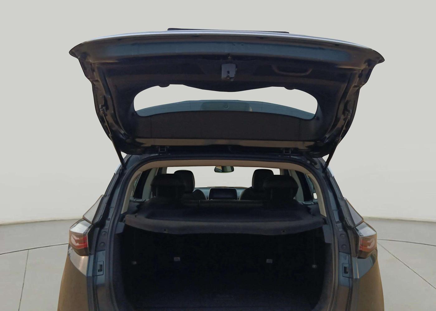 2019 Tata Harrier XZ 2.0L, Diesel, Manual, 1,08,824 km, Boot Door Open