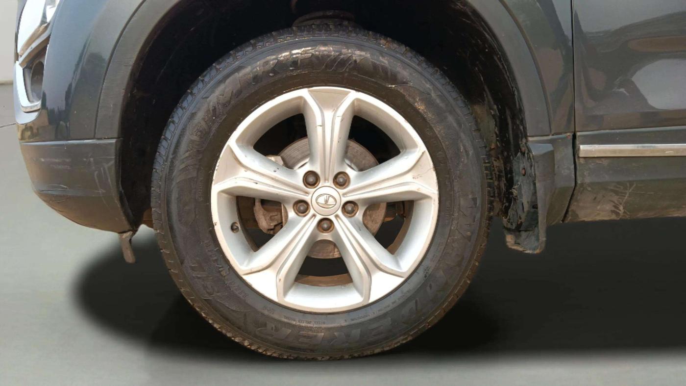 2019 Tata Harrier XZ 2.0L, Diesel, Manual, 1,08,824 km, Left Front Wheel