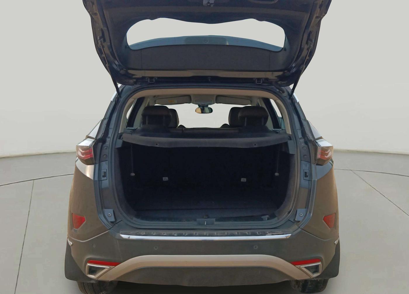 2019 Tata Harrier XZ 2.0L, Diesel, Manual, 1,08,824 km, Boot Inside
