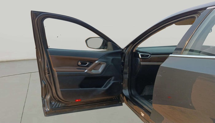 2019 Tata Harrier XZ 2.0L, Diesel, Manual, 1,08,414 km, LHS Front Door