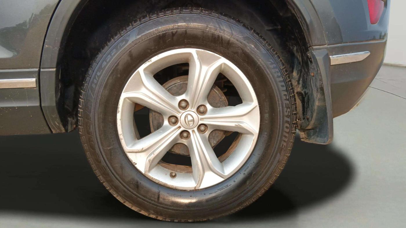 2019 Tata Harrier XZ 2.0L, Diesel, Manual, 1,08,824 km, Left Rear Wheel