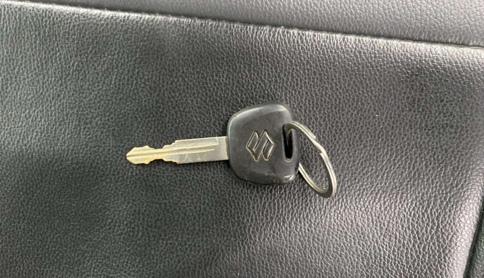 2020 Maruti Eeco 5 STR WITH A/C+HTR, Petrol, Manual, 31,035 km, Key Close Up