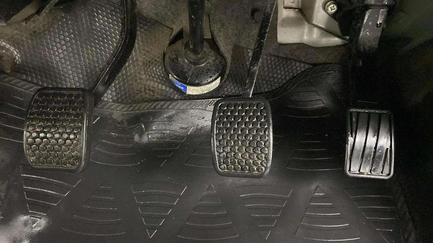 2020 Maruti Eeco 5 STR WITH A/C+HTR, Petrol, Manual, 31,166 km, Pedals