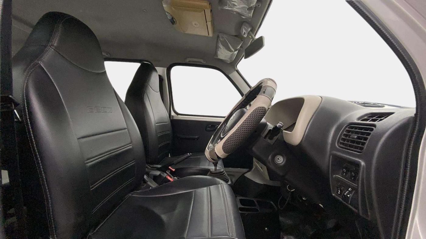 2020 Maruti Eeco 5 STR WITH A/C+HTR, Petrol, Manual, 31,166 km, Right Side Front Door Cabin