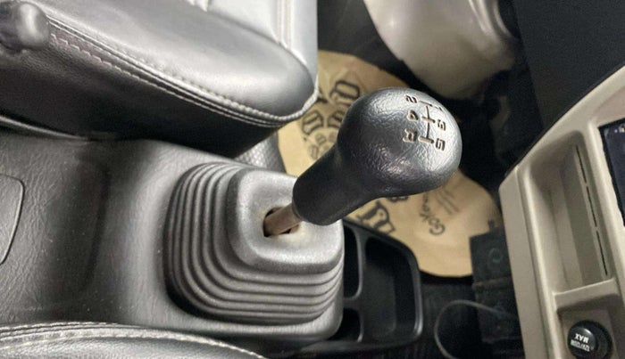 2020 Maruti Eeco 5 STR WITH A/C+HTR, Petrol, Manual, 31,035 km, Gear lever - Boot cover slightly torn