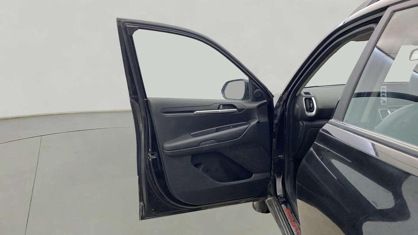 2022 KIA SONET HTK PLUS 1.5, Diesel, Manual, 67,614 km, LHS Front Door