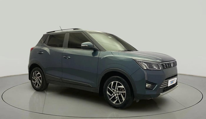 2022 Mahindra XUV300 W8 (O) 1.5 DIESEL AMT, Diesel, Automatic, 62,932 km, Right Front Diagonal