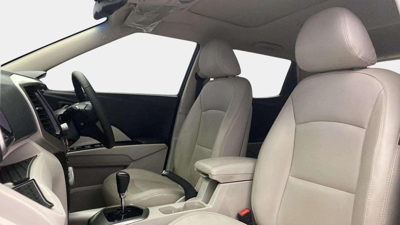 2022 Mahindra XUV300 W8 (O) 1.5 DIESEL AMT, Diesel, Automatic, 63,172 km, Right Side Front Door Cabin