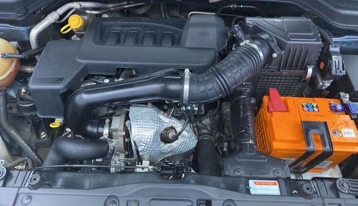 2022 Mahindra XUV300 W8 (O) 1.5 DIESEL AMT, Diesel, Automatic, 62,932 km, Open Bonet