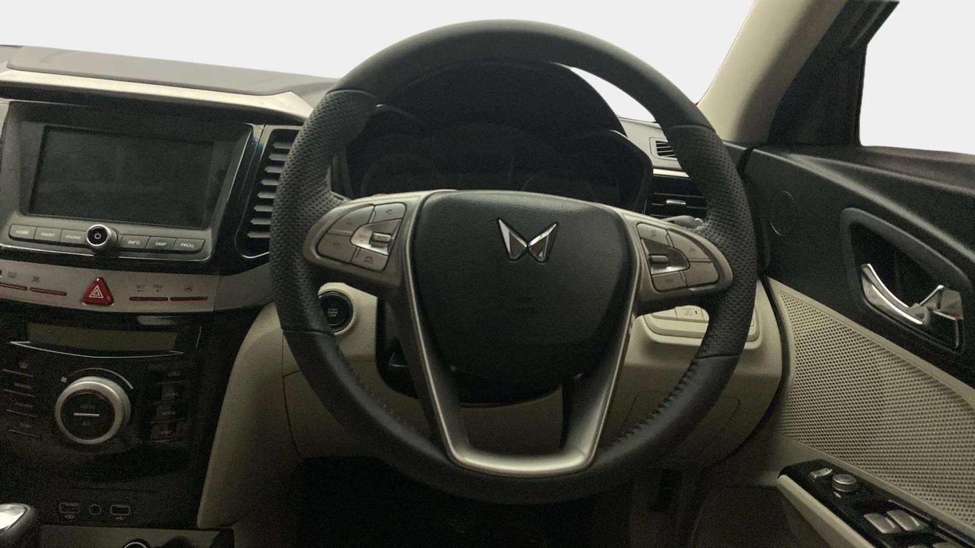2022 Mahindra XUV300 W8 (O) 1.5 DIESEL AMT, Diesel, Automatic, 63,172 km, Steering Wheel Close Up