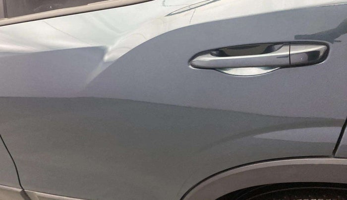 2022 Mahindra XUV300 W8 (O) 1.5 DIESEL AMT, Diesel, Automatic, 63,172 km, Rear left door - Slightly dented