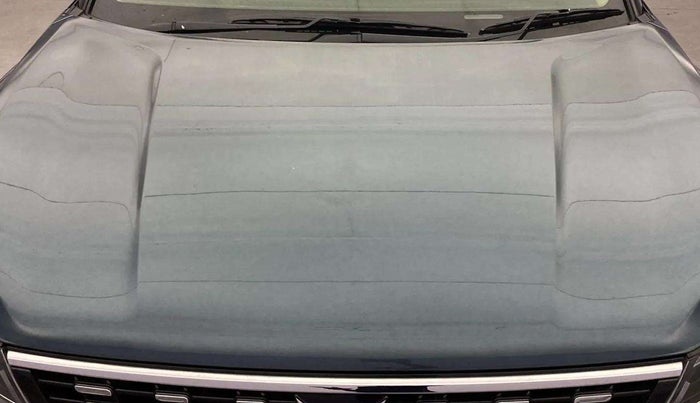 2022 Mahindra XUV300 W8 (O) 1.5 DIESEL AMT, Diesel, Automatic, 63,172 km, Bonnet (hood) - Minor scratches