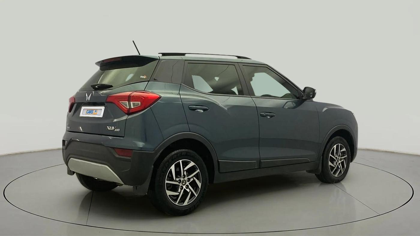 2022 Mahindra XUV300 W8 (O) 1.5 DIESEL AMT, Diesel, Automatic, 63,172 km, Right Back Diagonal