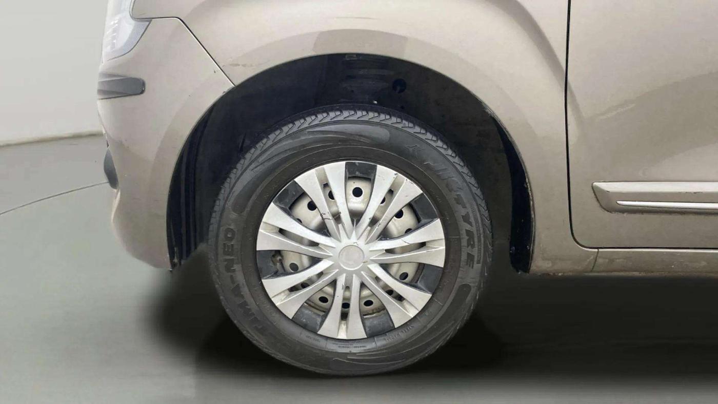2020 Maruti New Wagon-R LXI CNG 1.0, CNG, Manual, 39,720 km, Left Front Wheel