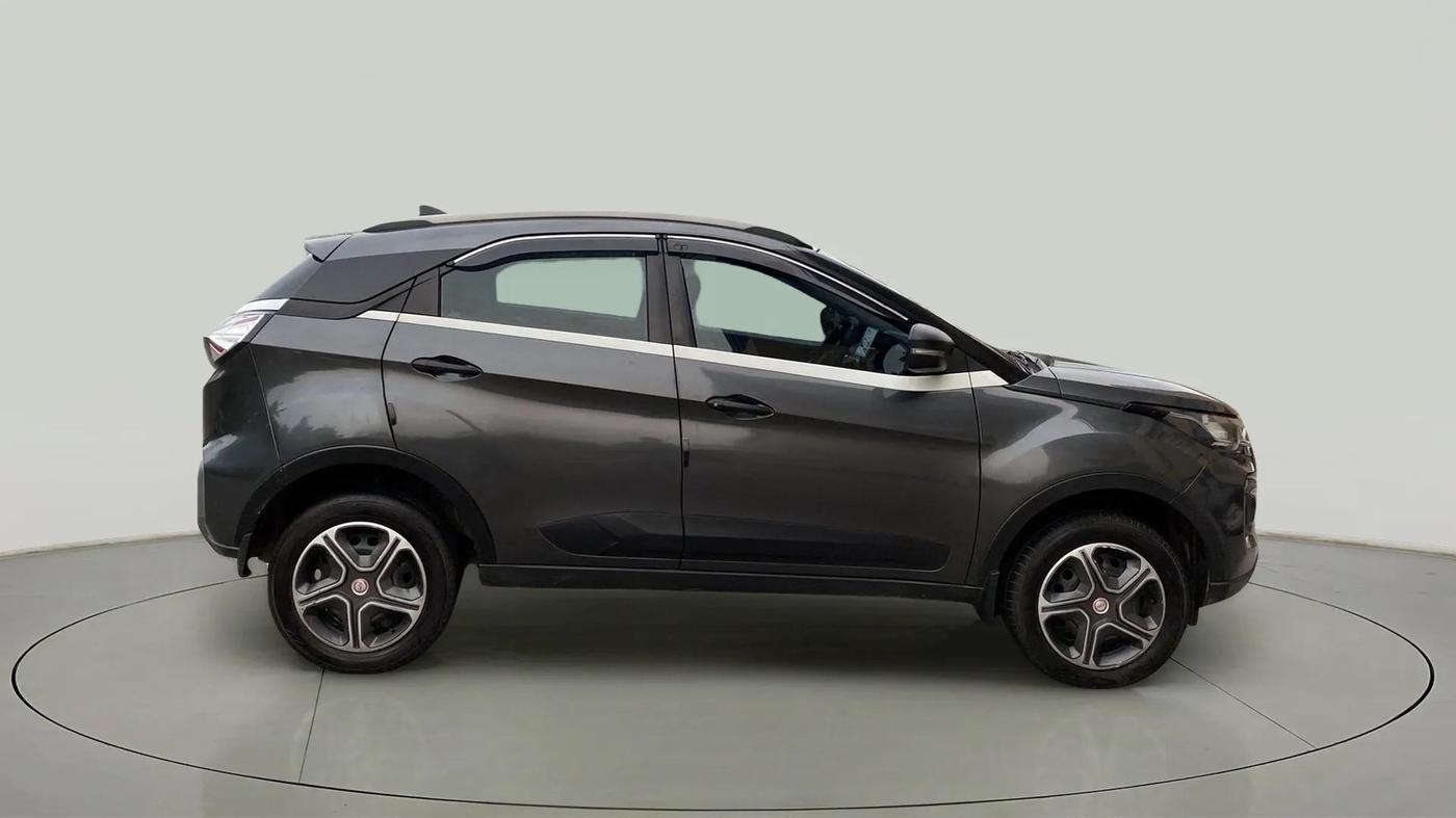 2021 Tata NEXON XM SUNROOF PETROL, Petrol, Manual, 72,234 km, Right Side View