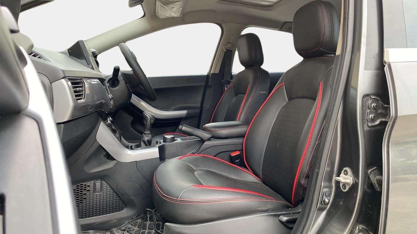 2021 Tata NEXON XM SUNROOF PETROL, Petrol, Manual, 72,234 km, Right Side Front Door Cabin