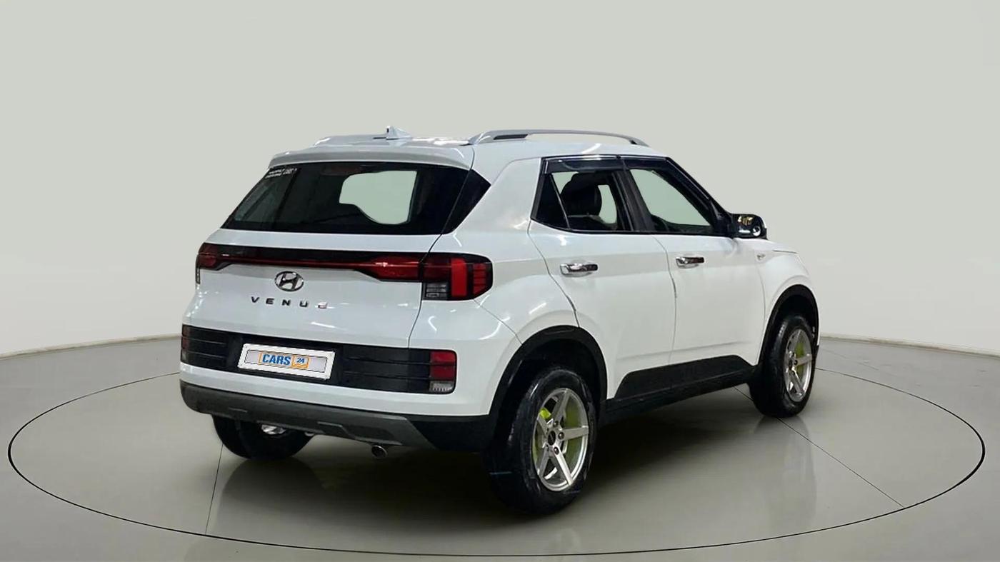 2022 Hyundai VENUE S 1.2, Petrol, Manual, 40,774 km, Right Back Diagonal