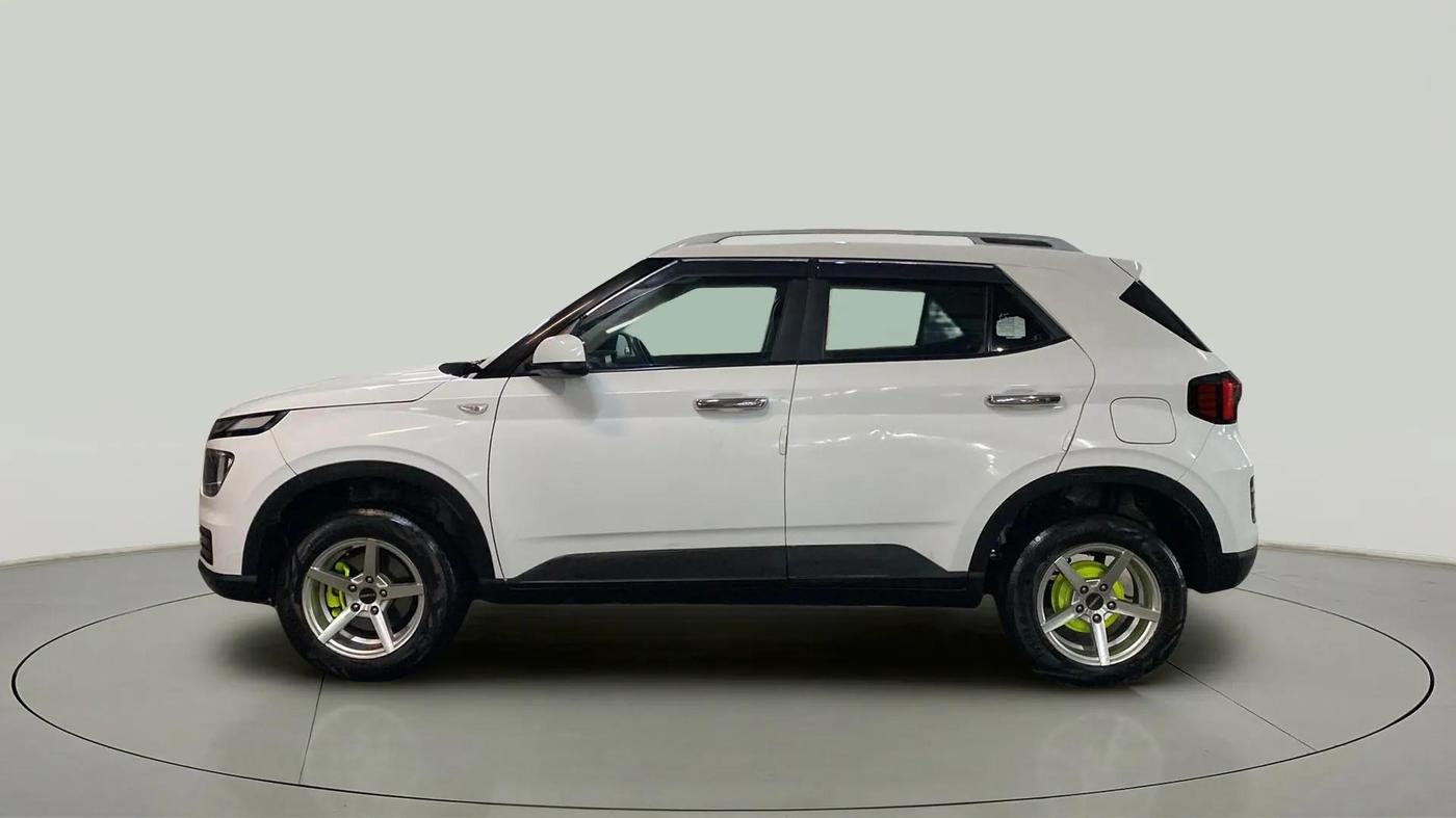 2022 Hyundai VENUE S 1.2, Petrol, Manual, 40,774 km, Left Side