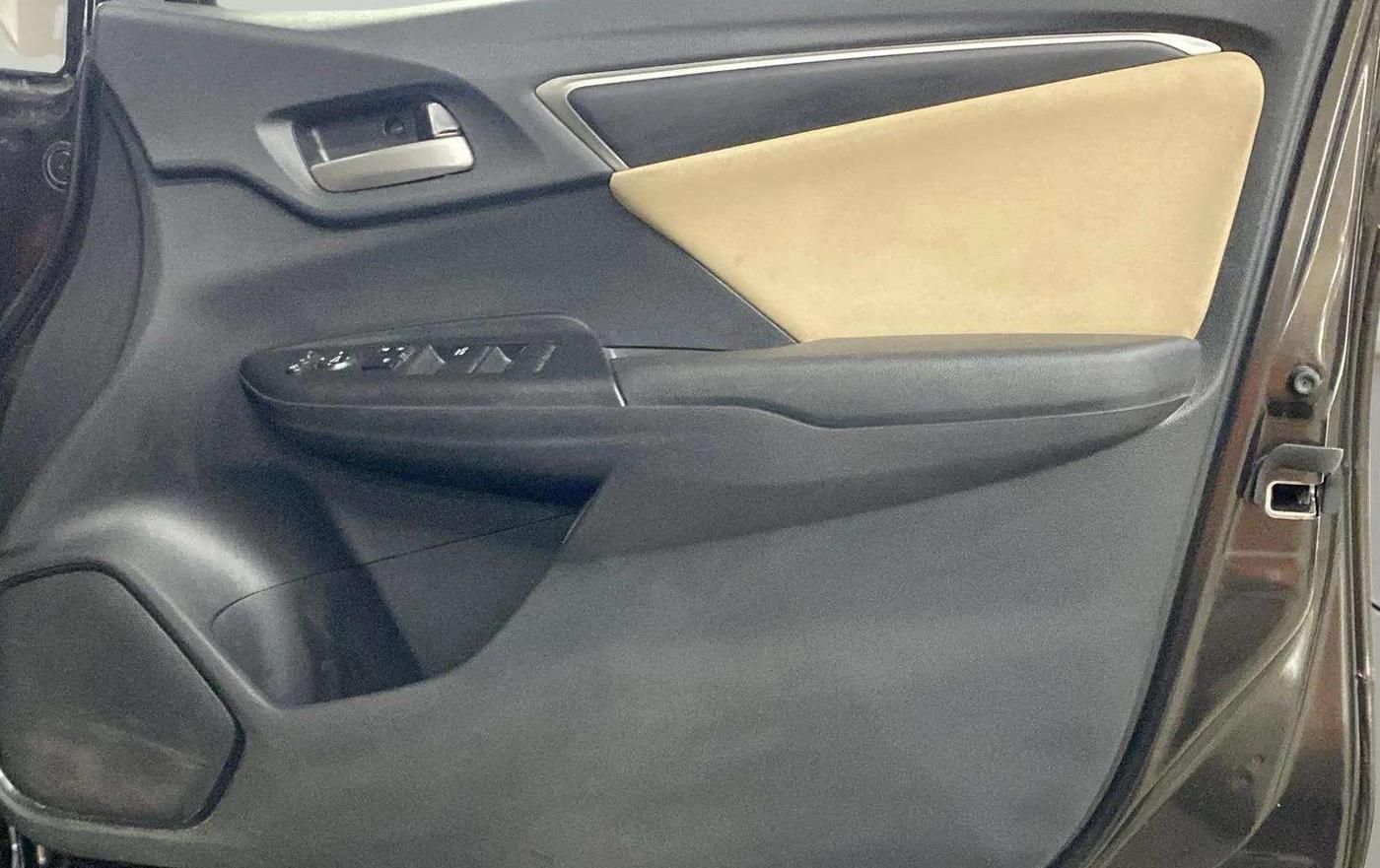 2021 Honda Jazz 1.2L I-VTEC VX CVT, Petrol, Automatic, 25,624 km, Driver Side Door Panels Control