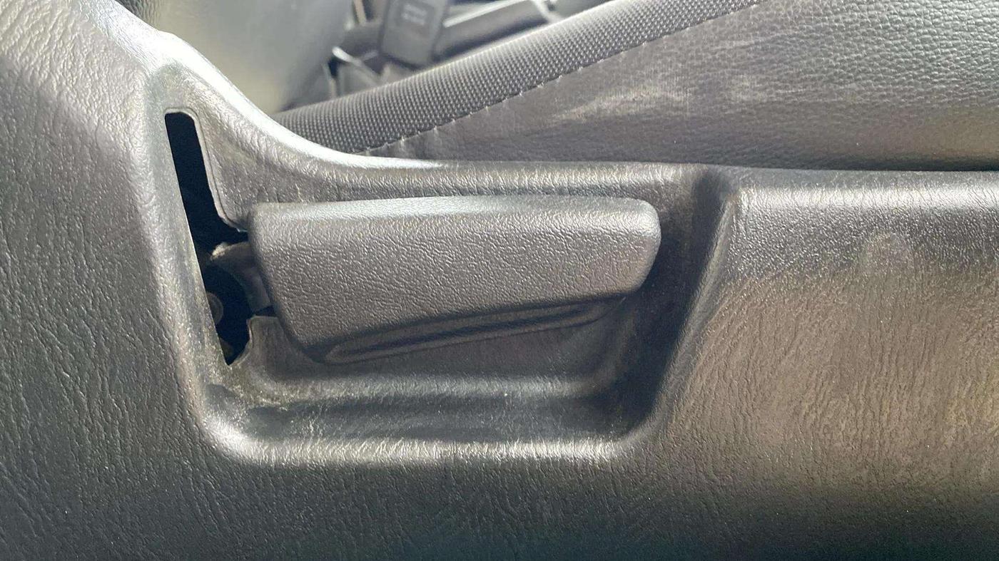 2021 Maruti Alto LXI O, Petrol, Manual, 17,579 km, Driver Side Adjustment Panel