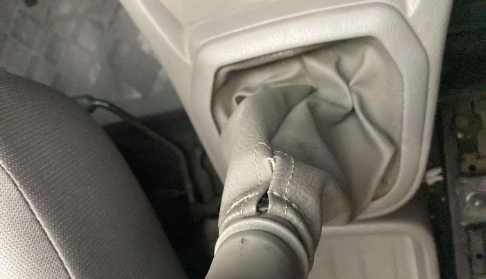2017 Datsun Redi Go T (O), Petrol, Manual, 36,544 km, Gear lever - Boot cover slightly torn