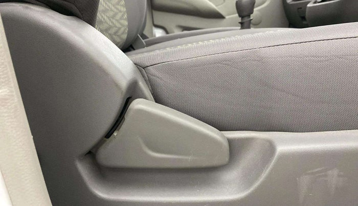 2017 Datsun Redi Go T (O), Petrol, Manual, 36,544 km, Driver Side Adjustment Panel