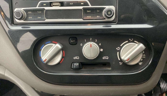 2017 Datsun Redi Go T (O), Petrol, Manual, 36,544 km, AC Unit - Directional switch has minor damage