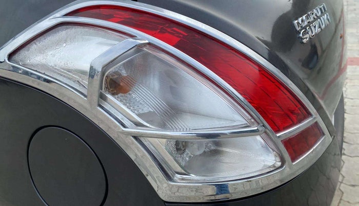 2015 Maruti Swift VXI, Petrol, Manual, 71,206 km, Left tail light - < 2 inches,no. = 2