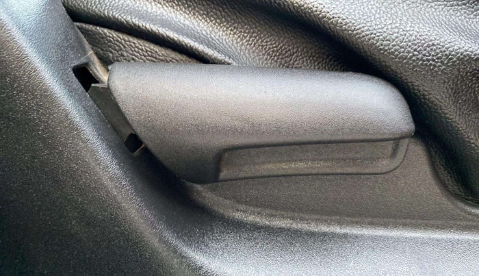 2017 Maruti Vitara Brezza VDI (O), Diesel, Manual, 95,316 km, Driver Side Adjustment Panel