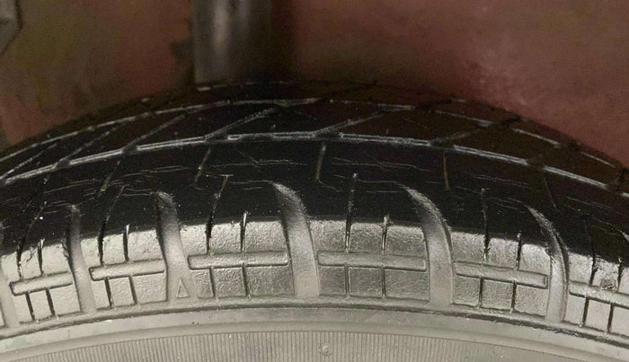 2015 Maruti Ritz VXI, Petrol, Manual, 39,627 km, Right Rear Tyre Tread