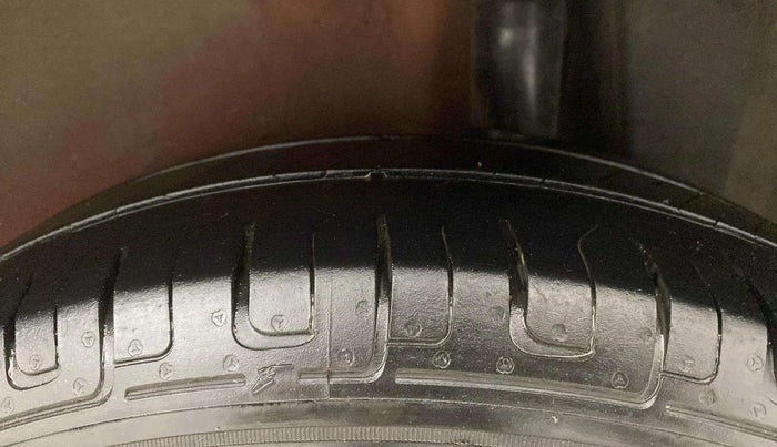 2015 Maruti Ritz VXI, Petrol, Manual, 39,627 km, Left Rear Tyre Tread