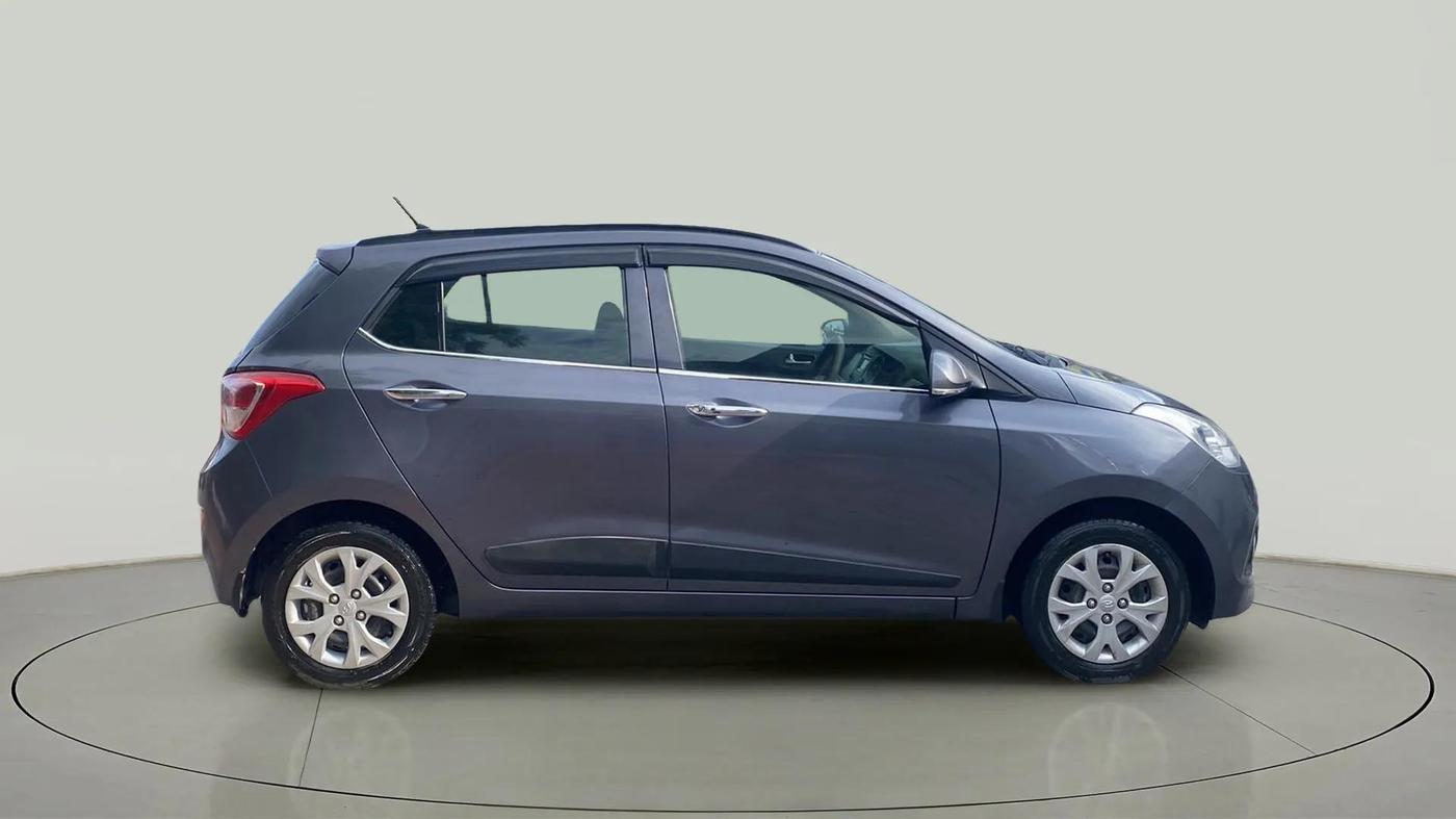 2015 Hyundai Grand i10 SPORTZ 1.2 KAPPA VTVT, Petrol, Manual, 35,552 km, Right Side View