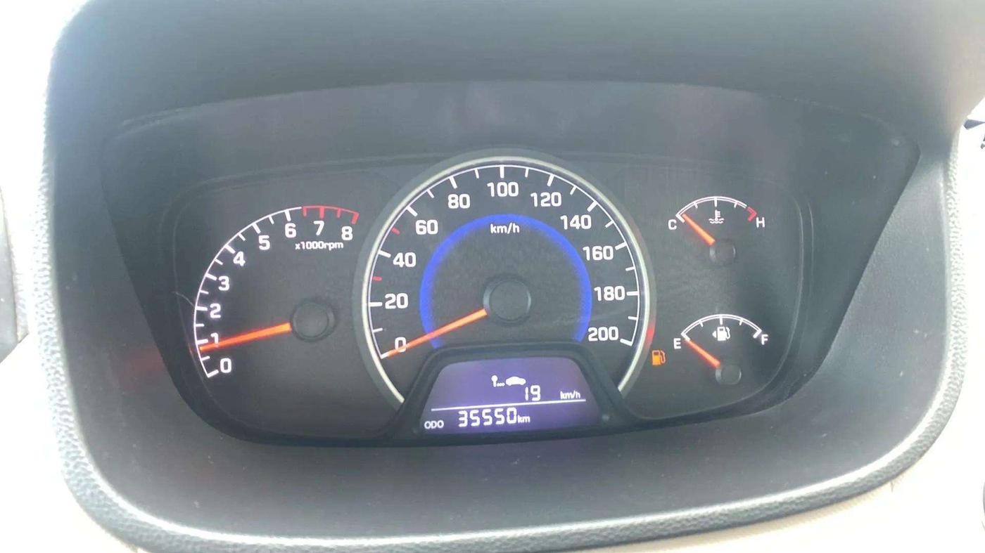 2015 Hyundai Grand i10 SPORTZ 1.2 KAPPA VTVT, Petrol, Manual, 35,552 km, Odometer Image