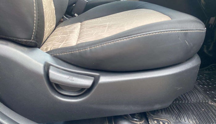 2015 Hyundai Grand i10 SPORTZ 1.2 KAPPA VTVT, Petrol, Manual, 35,549 km, Driver Side Adjustment Panel