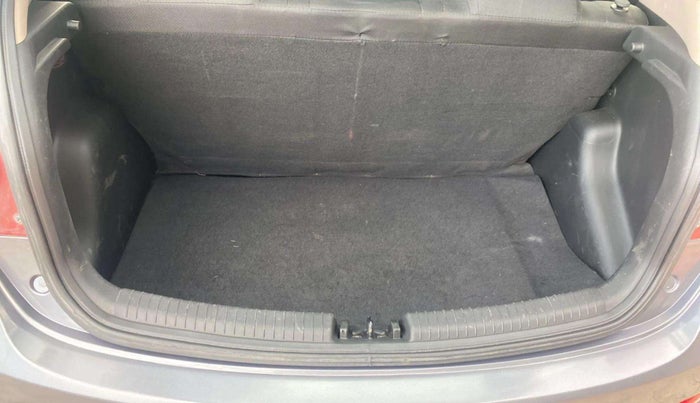 2015 Hyundai Grand i10 SPORTZ 1.2 KAPPA VTVT, Petrol, Manual, 35,549 km, Boot Inside