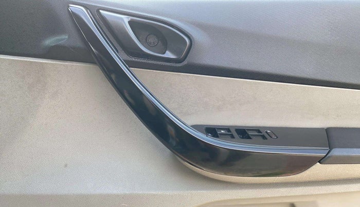 2019 Tata Tiago XZA PETROL, CNG, Automatic, 32,275 km, Driver Side Door Panels Control