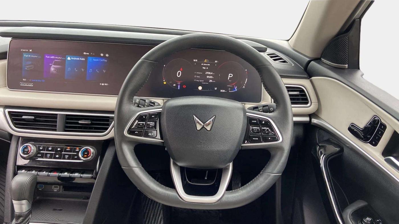 2023 Mahindra XUV700 AX 7 LUXURY P AT 7 STR, Petrol, Automatic, 3,522 km, Steering Wheel Close Up
