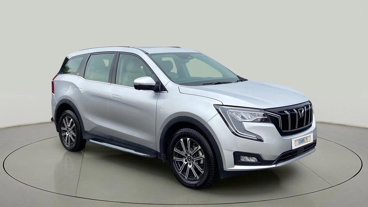 2023 Mahindra XUV700 AX 7 LUXURY P AT 7 STR, Petrol, Automatic, 3,522 km, SRP