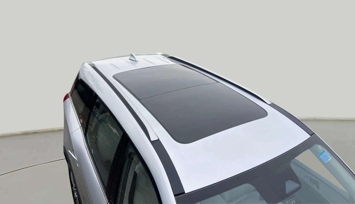 2023 Mahindra XUV700 AX 7 LUXURY P AT 7 STR, Petrol, Automatic, 3,522 km, Roof
