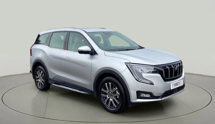 2023 Mahindra XUV700 AX 7 LUXURY P AT 7 STR, Petrol, Automatic, 3,522 km, Right Front Diagonal